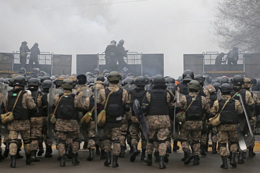To Καζακστάν βυθίζεται στο χάος: Οδομαχίες και βίαιες συγκρούσεις