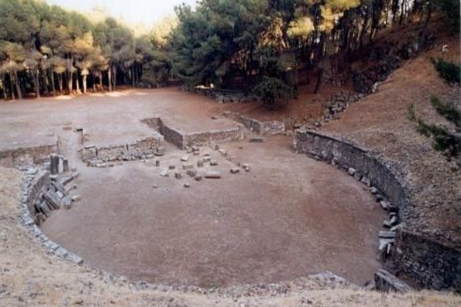 Οι ξεναγοί της «Παρέας στη Λέσβο» μας καλούν να γνωρίσουμε το Αρχαίο Θέατρο Μυτιλήνης