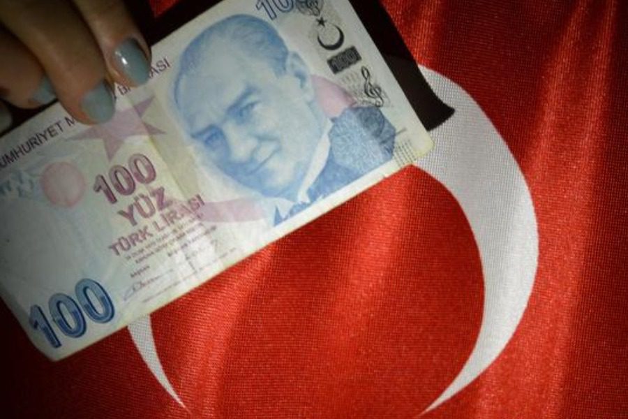 Σε βαθιά κρίση η Toυρκία μετά τη νέα κατάρρευση της λίρας 