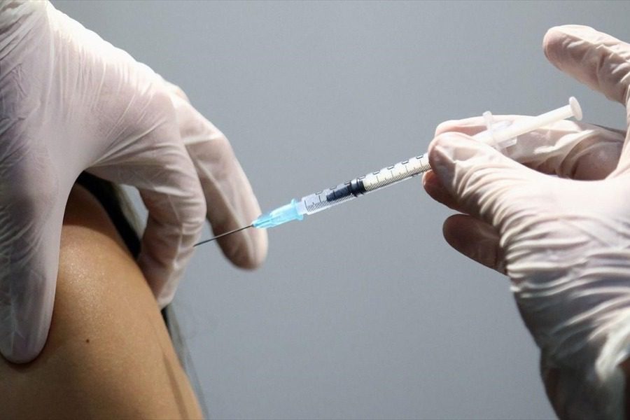 Έρχονται υποχρεωτικοί εμβολιασμοί στο Δημόσιο