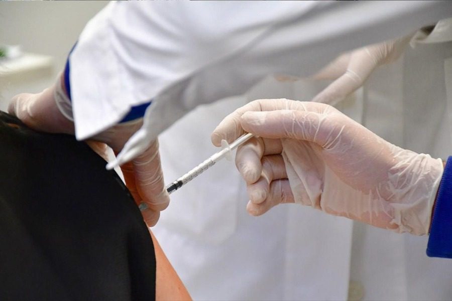 Ανοίγει η πλατφόρμα εμβολιασμού για άτομα με υποκείμενα νοσήματα αυξημένου κινδύνου