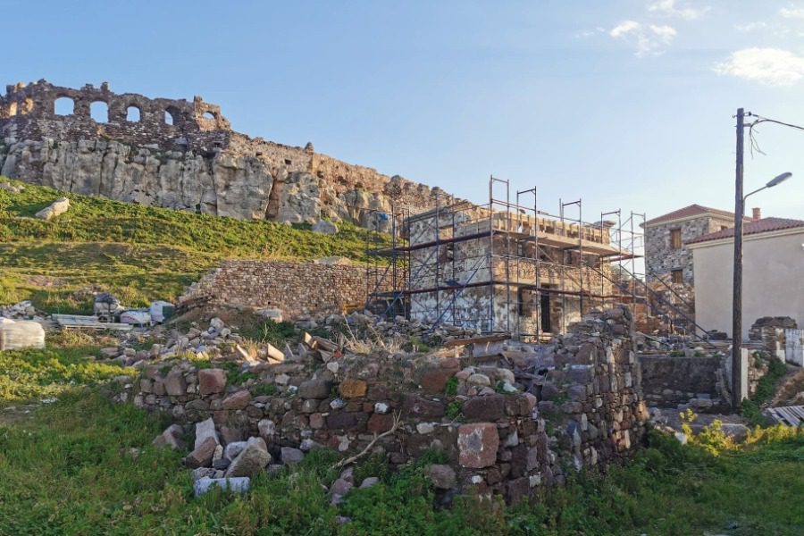 Κλειστό θέατρο‑πολυχώρος 300 θέσεων στο Κάτω Κάστρο Μυτιλήνης!