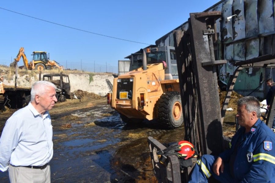 Η Περιφέρεια Β. Αιγαίου ξαναχτίζει τις καμένες αποθήκες του Μεσοτόπου 