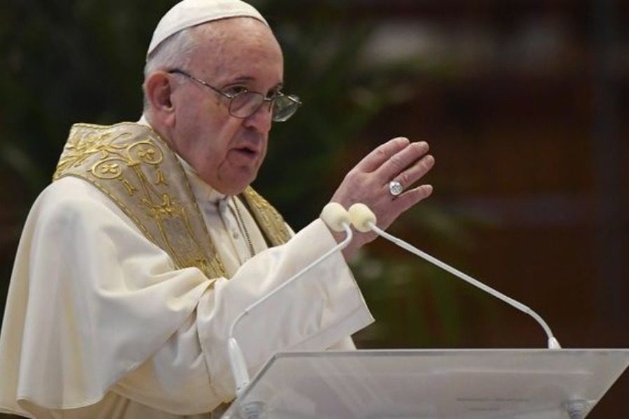 Οι αντιδράσεις για την αποδοχή του Πάπα στα ομόφυλα ζευγάρια