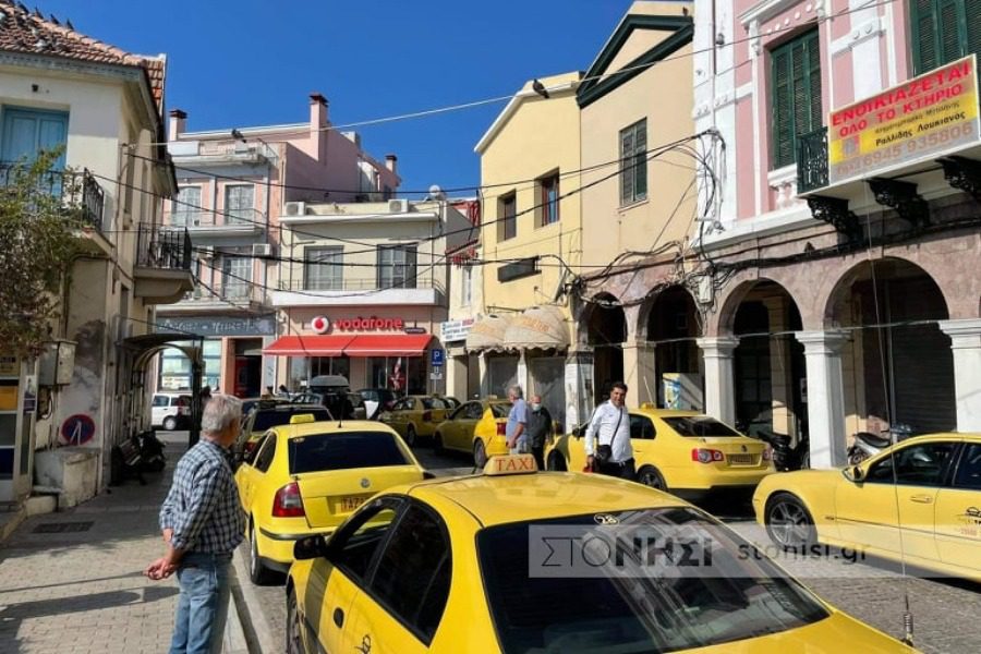 Κορονοϊός, μέτρα και πτώση του τουρισμού εξόντωσαν τα ταξί
