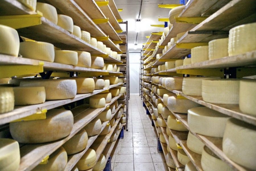 Δυνατότητες αύξησης των εξαγωγών τυριού βλέπει η Kομισιόν