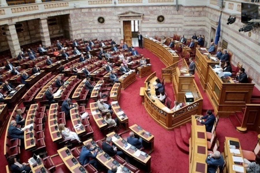 Γιαννάκου και Κεφαλογιάννη ψήφισαν «όχι» στο νομοσχέδιο για τη συνεπιμέλεια