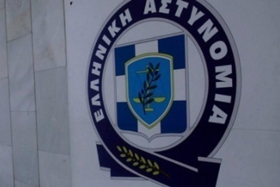 Αστυνομικοί σε κύκλωμα παράνομων ελληνοποιήσεων