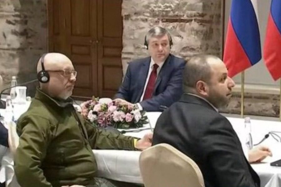 Στην Κωνσταντινούπολη ξεκίνησαν οι συνομιλίες Ρωσίας‑Ουκρανίας 