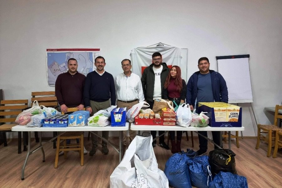 Παρέδωσαν τρόφιμα στον Ελληνικό Ερυθρό Σταυρό