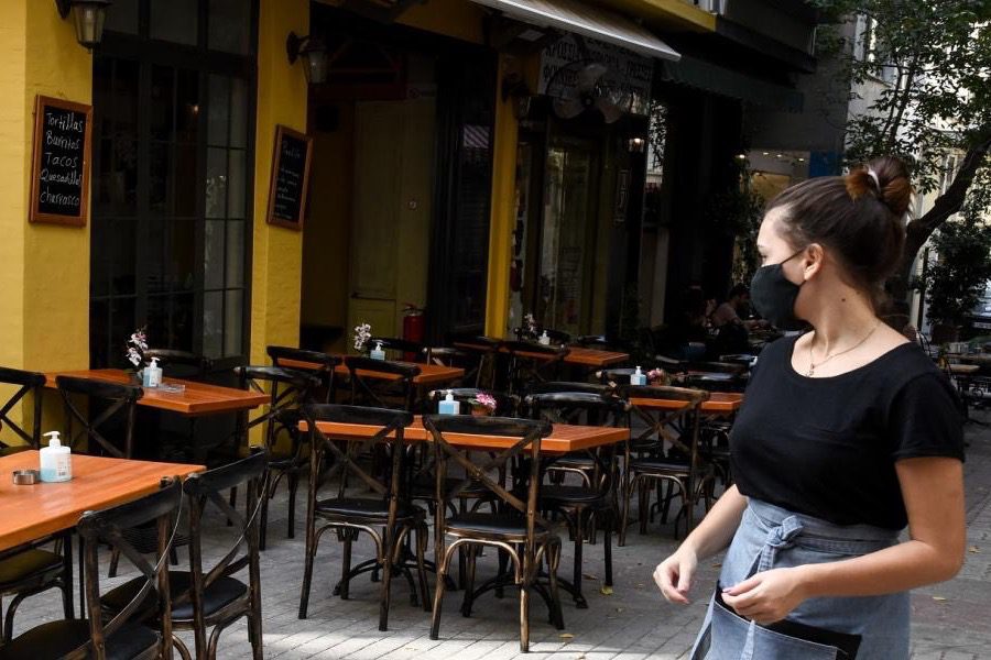 Eργοδότρια «τραμπούκισε» σερβιτόρα για φιλοδώρημα 1ευρώ στη Θεσσαλονίκη 