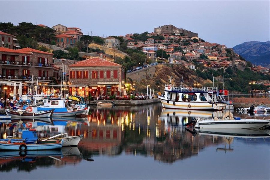Guardian: Όλοι οι οιωνοί φαίνονται θετικοί για τον τουρισμό στην Ελλάδα