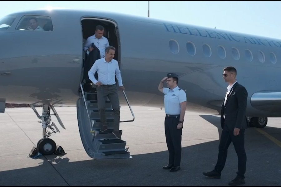 Ο Κυριάκος Μητσοτάκης πήγε με το πρωθυπουργικό αεροσκάφος στην Καλαμάτα