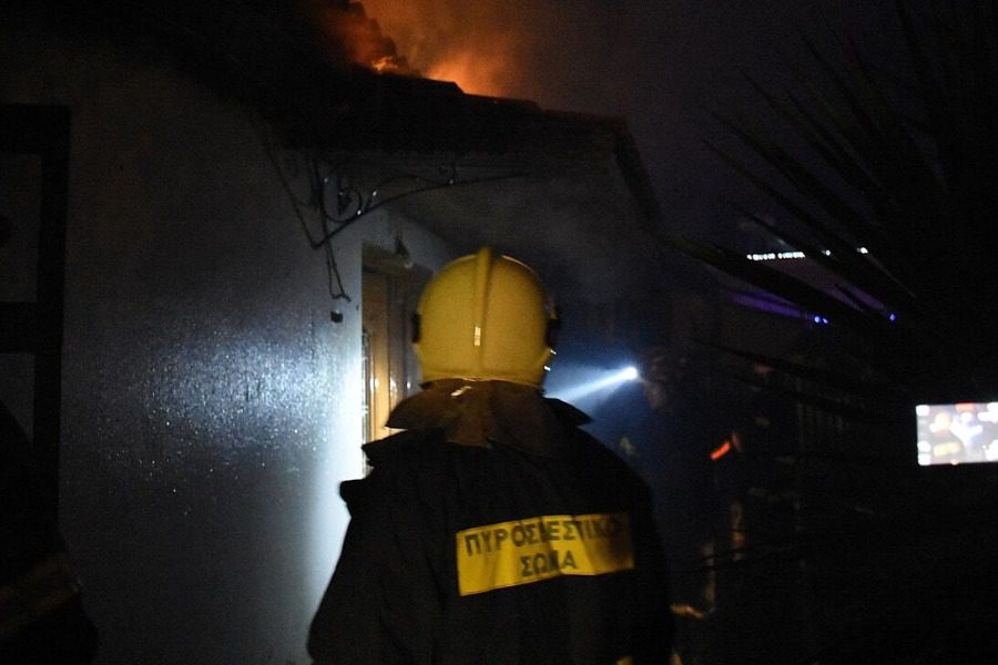 Ζευγάρι ηλικιωμένων κάηκε ζωντανό μέσα στο σπίτι του