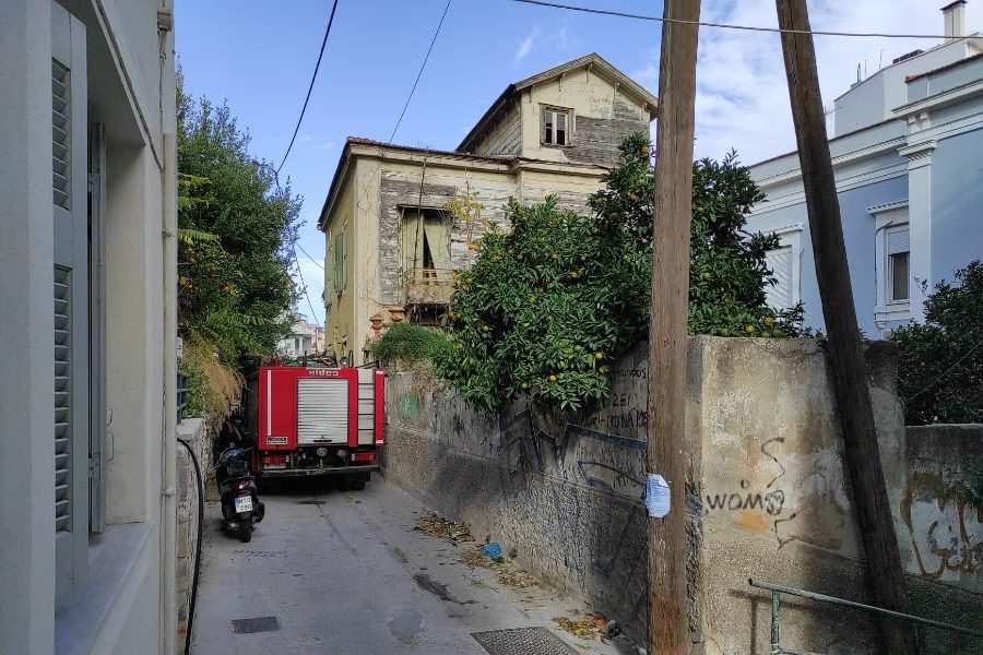 Φωτιά σε εγκαταλειμμένο σπίτι στη Μυτιλήνη  
