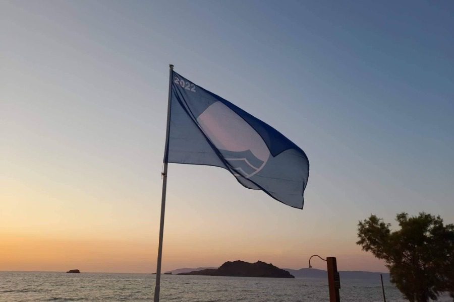 11 Γαλάζιες σημαίες κοσμούν τις παραλίες της δυτικής Λέσβου
