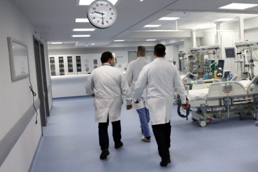 17 ανεμβολίαστοι υγειονομικοί επιστρέφουν με μέτρα στο Νοσοκομείο Μυτιλήνης