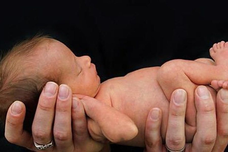 «Μια αγκαλιά για τα πρόωρα μωρά» στη Μυτιλήνη