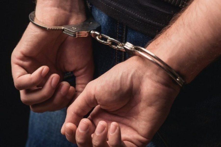 Συνελήφθησαν δύο αστυνομικοί κατηγορούμενοι για βιασμό 19χρονης
