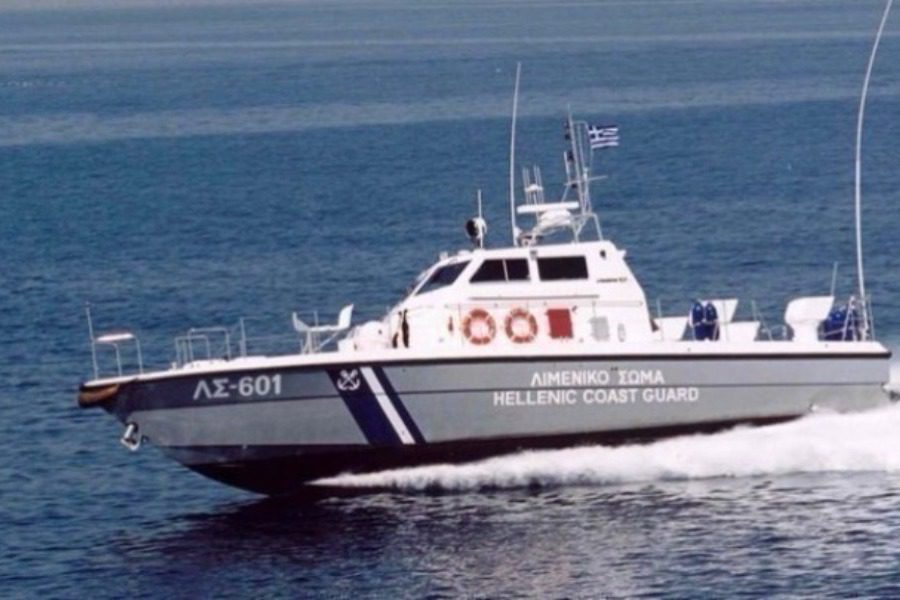 Πέντε σκάφη με περίπου 590 μετανάστες επιχείρησαν να περάσουν σε ελληνικά χωρικά ύδατα