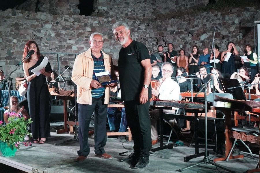 Βραβεύτηκε ο διευθυντής του Μουσικού Σχολείου Μυτιλήνης