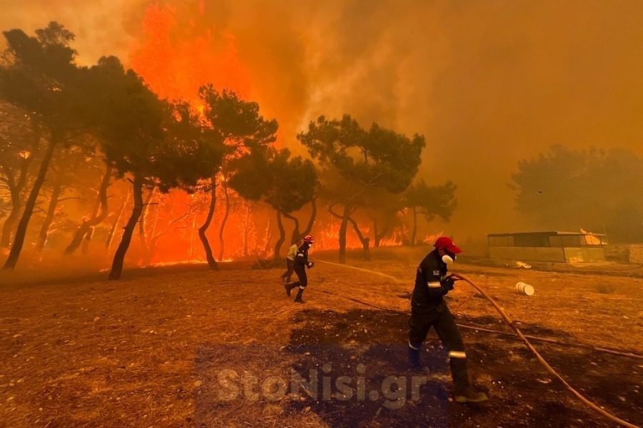 Έκτακτη σύσκεψη για τις φωτιές στη χώρα  ‑ έρχεται βοήθεια από Ρουμανία και Κύπρο 