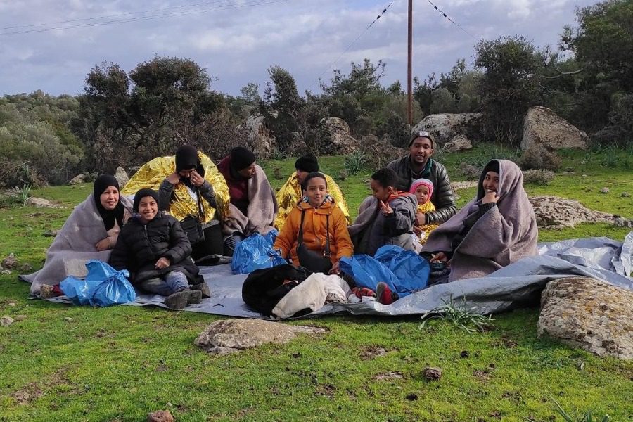 Αφίξεις προσφύγων με παιδιά, εν μέσω κακοκαιρίας