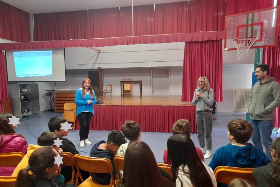 Συζήτηση δημοκρατίας και ισότητας στο 15ο Δημοτικό Σχολείο Μυτιλήνης