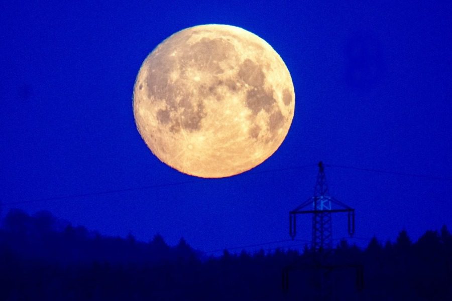 Πανσέληνος Απριλίου 2023: Καθηλώνει το «Ροζ Φεγγάρι»