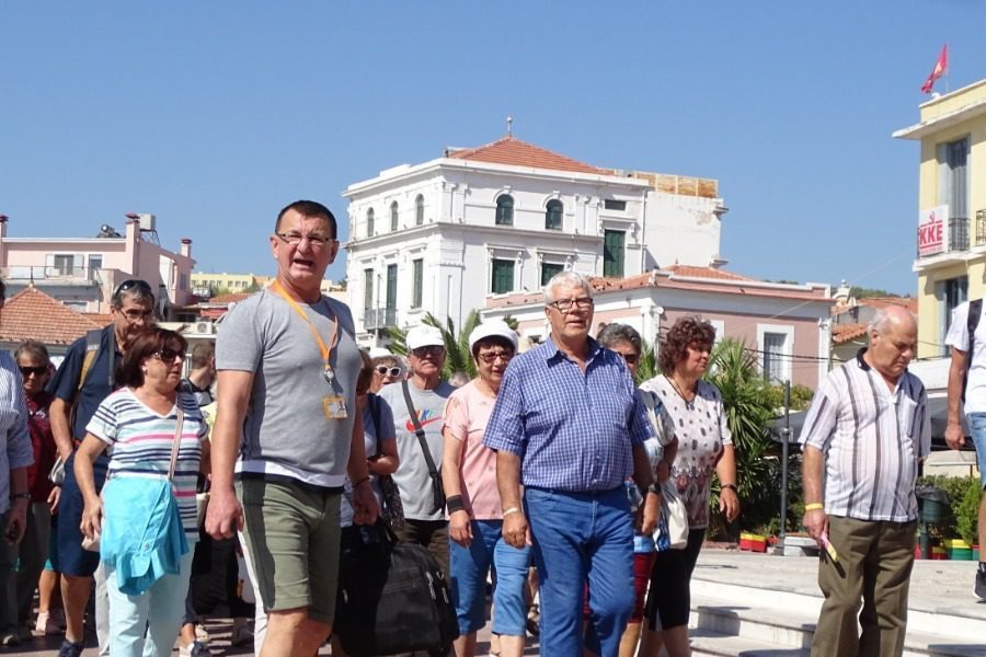 Οι Έλληνες τουρίστες επιστρέφουν στο βόρειο Αιγαίο