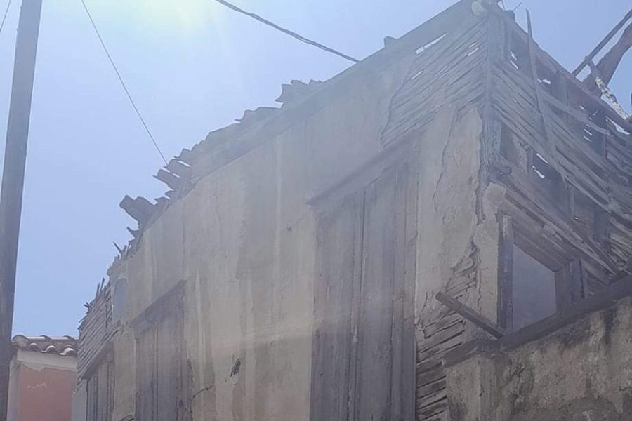 Αμεσος κίνδυνος κατάρρευσης κτιρίου στην οδό Αρκαδίου