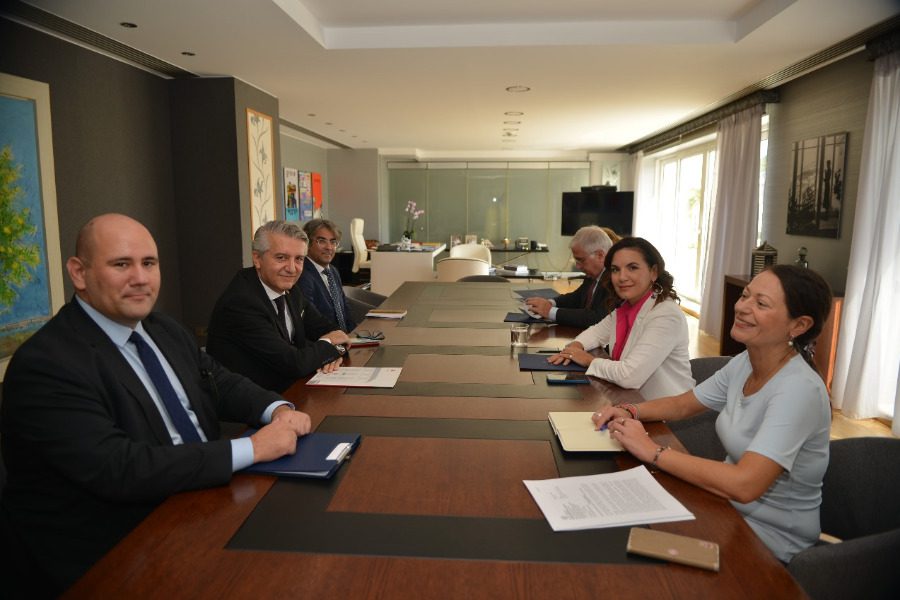 Συνάντηση της Όλγας Κεφαλογιάννη με τον Τούρκο Πρέσβη στην Αθήνα