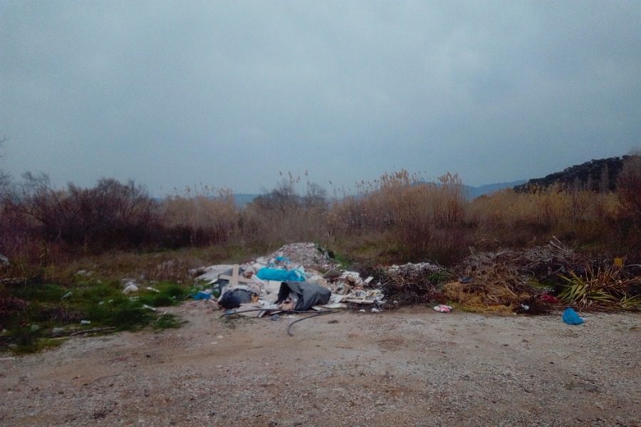 «Αδιαφορία της Δημοτικής Αρχής Μυτιλήνης για σκουπιδότοπο στα Πηγαδάκια»