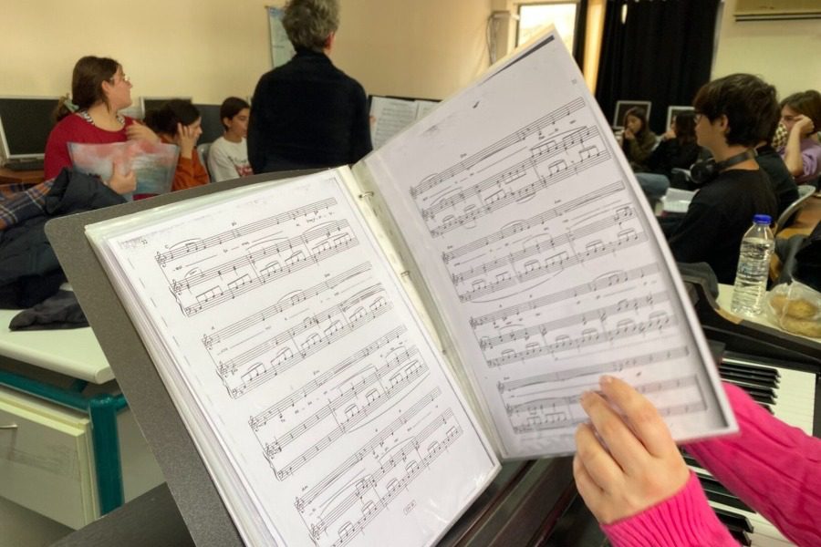 Τα παιδιά του Δημοτικού μαθαίνουν για το Μουσικό Σχολείο 