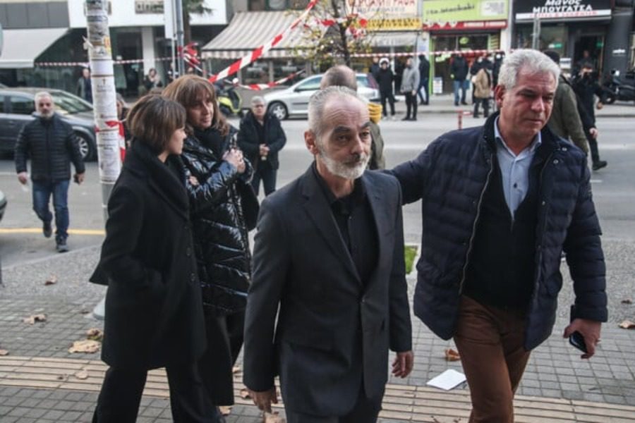 Αλκης Καμπανός: «Τώρα θα μιλήσει η Δικαιοσύνη»‑ Στο δικαστήριο οι γονείς του