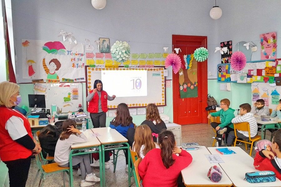 Τα Δημοτικά Σχολεία της Λέσβου μαθαίνουν για τον εθελοντισμό 