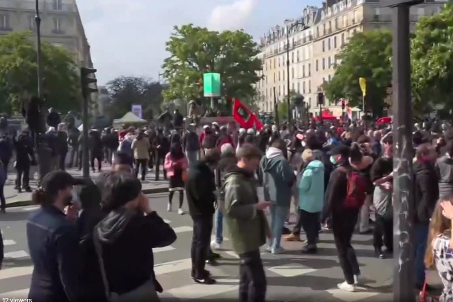 Πρωτομαγιά στη Γαλλία με χιλιάδες πολίτες στο δρόμο 