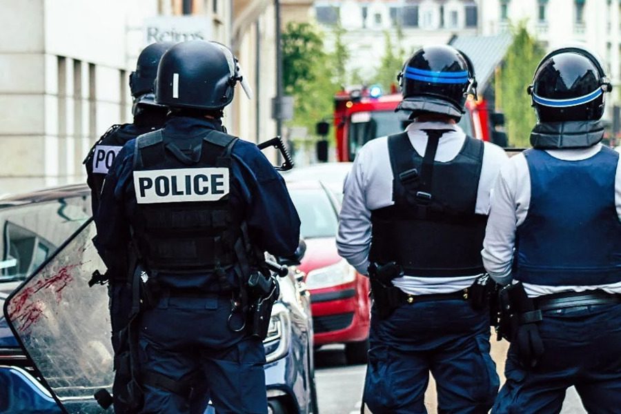 1.300 συλλήψεις στη Γαλλία 