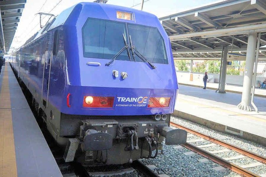 Τρένο με 400 επιβάτες «έμεινε» σε σήραγγα ανάμεσα σε Λαμία και Βόλο
