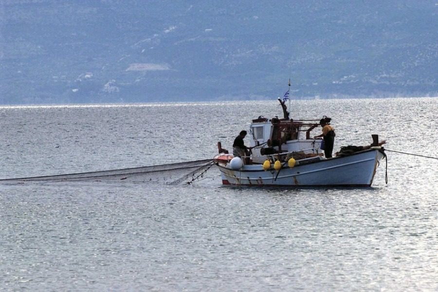 Ενημερώθηκαν οι αλιείς για την επιχείρηση «Καθαρά δίχτυα‑ Ζωντανές θάλασσες»