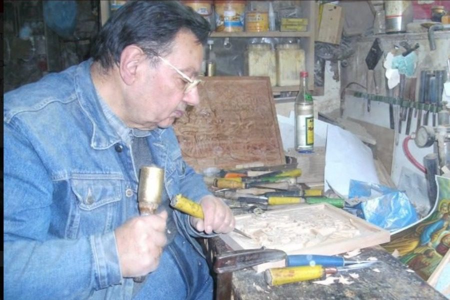 Πέθανε ο παλαιότερος και πιο ξακουστός ξυλογλύπτης της Αγιάσου