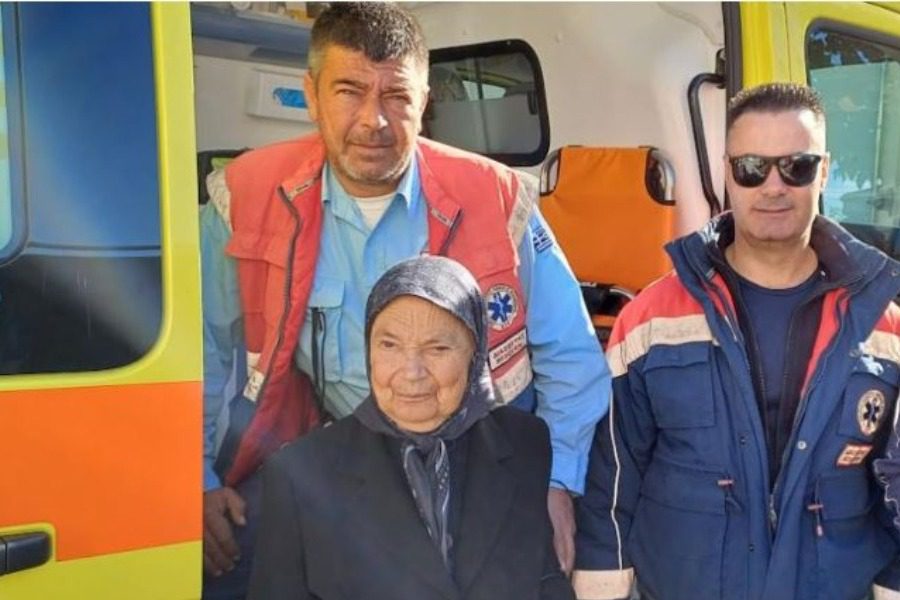 Συνταξιούχος αγρότισσα δώρισε ασθενοφόρο σε νοσοκομείο