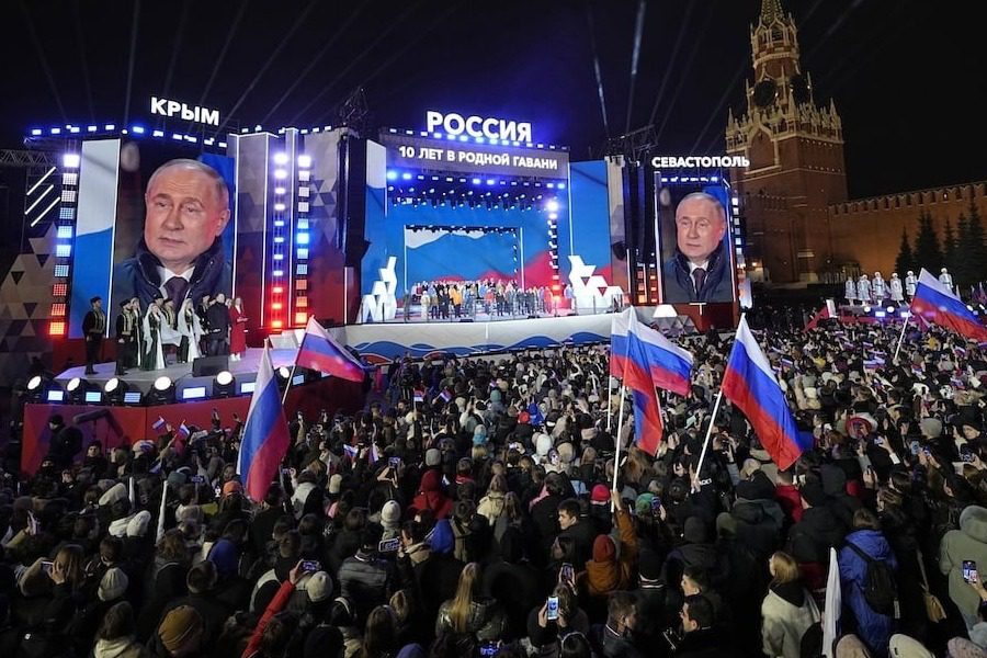 Γιορτή στην Κόκκινη Πλατεία για τη νίκη του Πούτιν