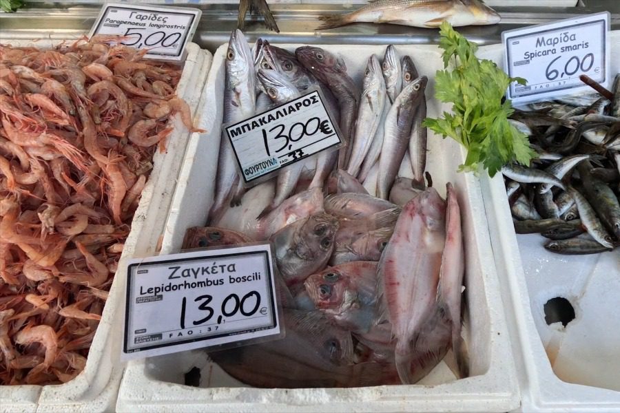 Τιμές όπως πέρυσι σε θαλασσινά και ψάρια; 