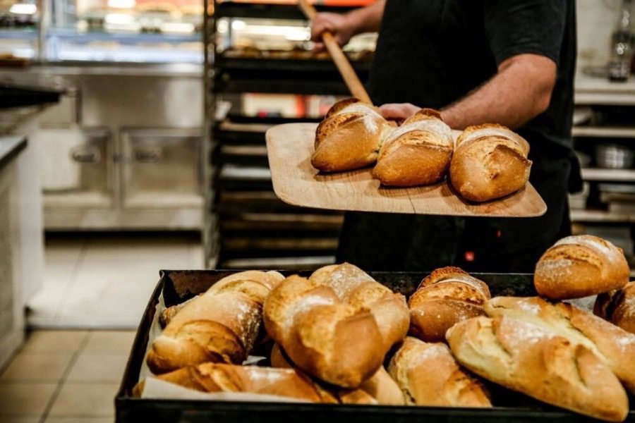 Λιγότερο κρέας περισσότερο ψωμί για τους Έλληνες