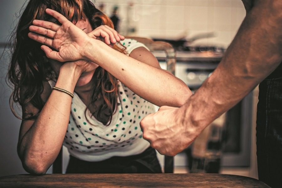 6.000 καταγγελίες για ενδοοικογενειακή βία στην ΕΛΑΣ το πρώτο εξάμηνο του 2023