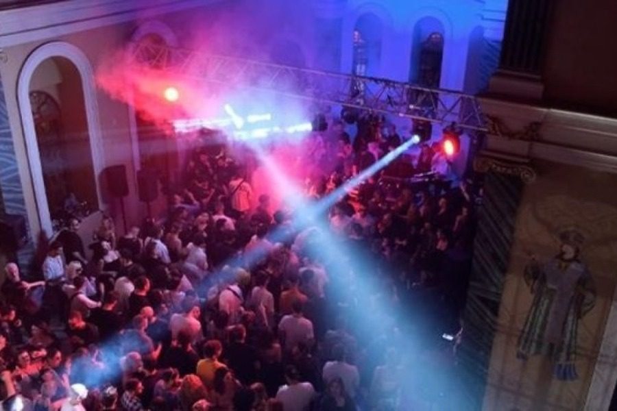 Διοργάνωσαν…πάρτι ηλεκτρονικής μουσικής σε ιστορικό ορθόδοξο ναό